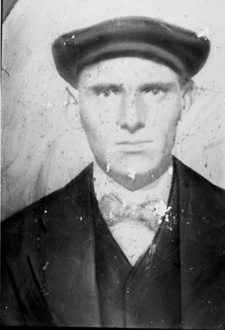 434: William Ennis. (circa 1900) [courtesy of Rita (Ennis) Clowe]  - married Elizabeth McCarthy